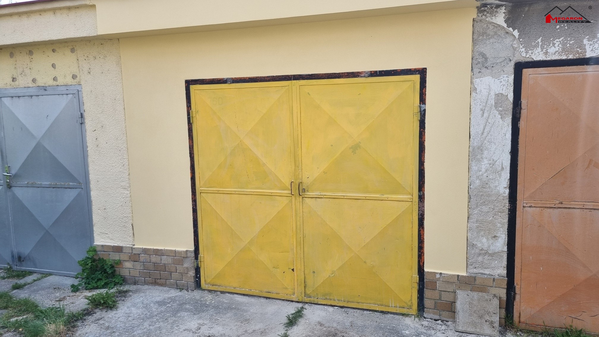 Garáž, k pronájmu