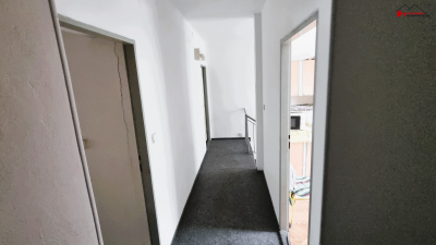 Rodinný dům 2+1 a 4+1, k bydlení nebo jako ubytovna, pozemek 236 m2 #12
