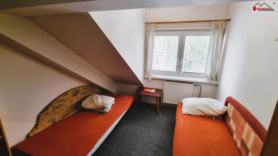Rodinný dům 2+1 a 4+1, k bydlení nebo jako ubytovna, pozemek 236 m2 #3