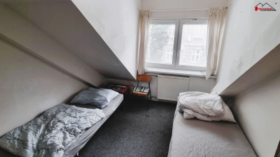 Rodinný dům 2+1 a 4+1, k bydlení nebo jako ubytovna, pozemek 236 m2 #6