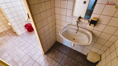 Rodinný dům 2+1 a 4+1, k bydlení nebo jako ubytovna, pozemek 236 m2 #15