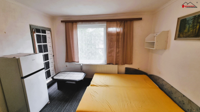 Rodinný dům 2+1 a 4+1, k bydlení nebo jako ubytovna, pozemek 236 m2 #9