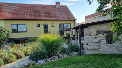 Rodinný dům 5+kk se zahradou a garáží, po část.  rekonstrukci, CP 165 m2, k pronájmu #3