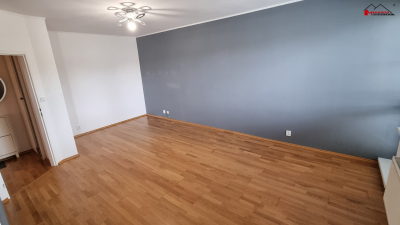 OV 2+kk s balkónem, zděný, vlastní topení, po rekonstrukci, 2.NP/6 , 57 m2, k pronájmu #3