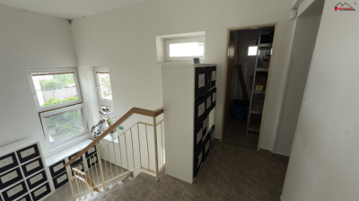 Třípodlažní dům – suterén, prodejna, byt -  celkem UP 227 m2 , k pronájmu #6