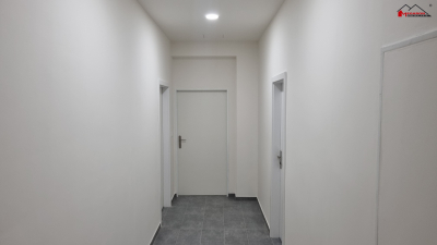 Prostory k provozování obchodu, služeb nebo kancelářské, 36,5 m2,  k pronájmu #4