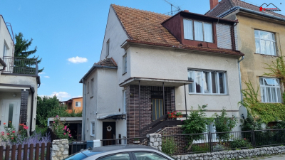Rodinný dům 3+kk a 4+1, garáž, zahradní domek se sklepem, zahrada,  pozemek 357 m2 #0
