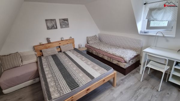 Dům pro rodinnou rekreaci i k bydlení, po generální  rekonstrukci, zahrada 1780 m² #12